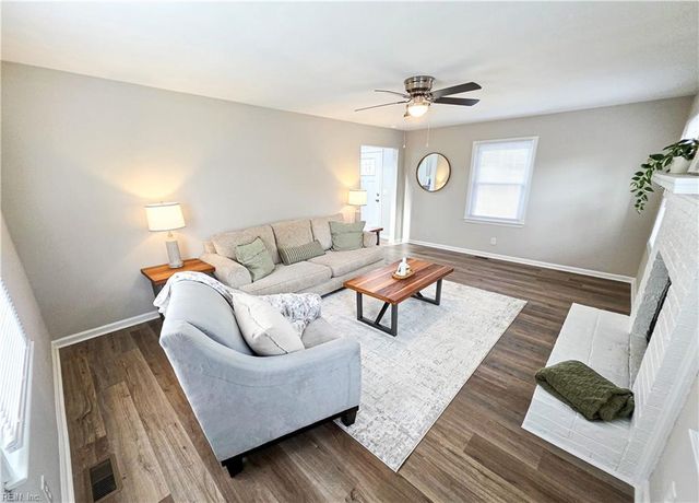 3821 Cannon Point DR, Chesapeake, VA 23321