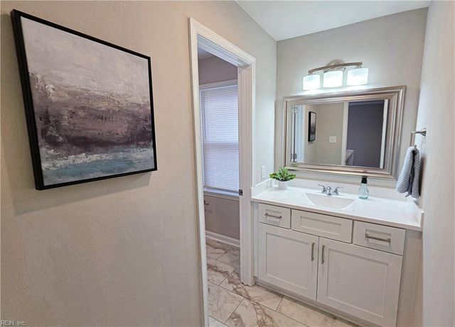 3821 Cannon Point DR, Chesapeake, VA 23321