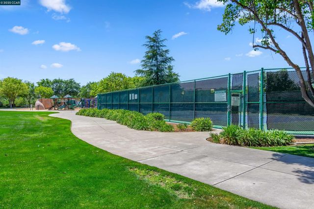 2073 Watermill Rd, San Ramon, CA 94582