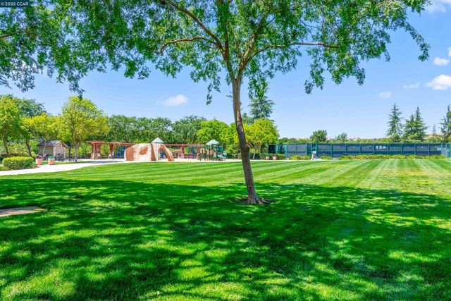 2073 Watermill Rd, San Ramon, CA 94582