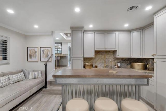 2808 W Oceanfront, Newport Beach, CA 92663