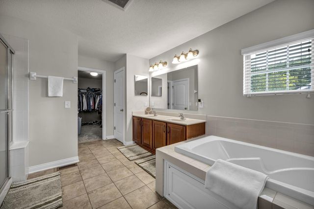536 Apple Valley Circle, Delaware, OH 43015