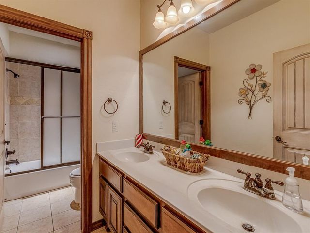 935 Silver Chase Drive, Choctaw, OK 73020