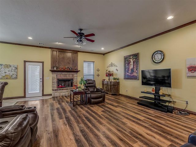 935 Silver Chase Drive, Choctaw, OK 73020