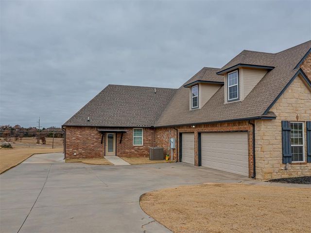 935 Silver Chase Drive, Choctaw, OK 73020