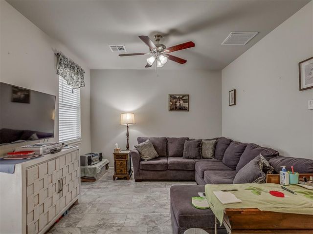 935 Silver Chase Drive, Choctaw, OK 73020