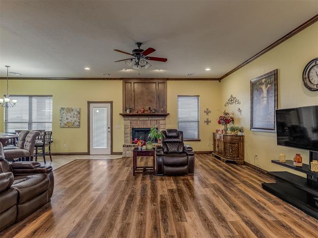 935 Silver Chase Drive, Choctaw, OK 73020