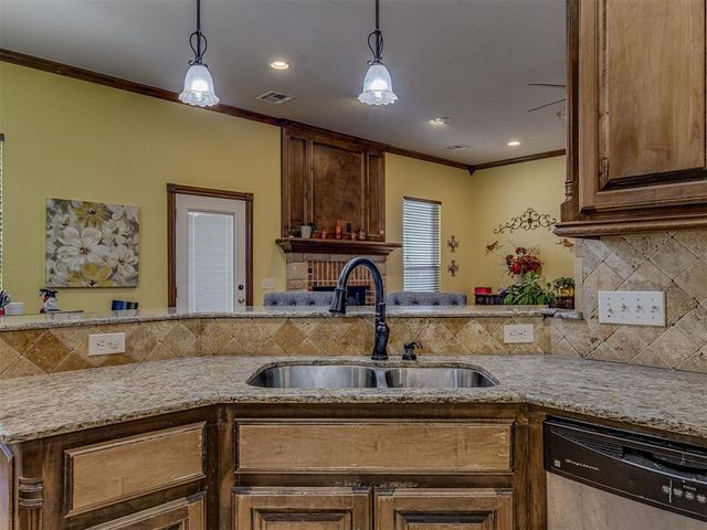 935 Silver Chase Drive, Choctaw, OK 73020