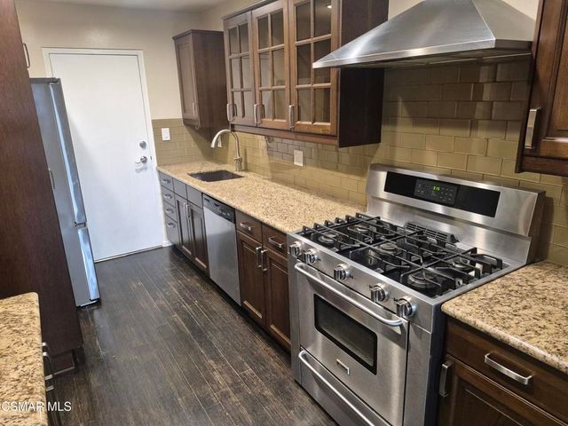 14506 Benefit Street 104, Sherman Oaks, CA 91403
