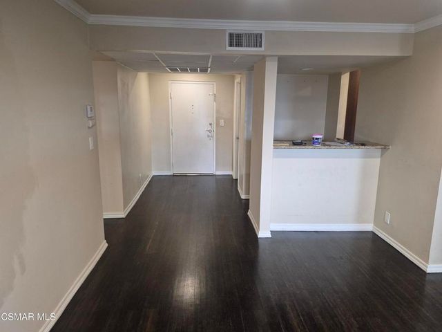14506 Benefit Street 104, Sherman Oaks, CA 91403