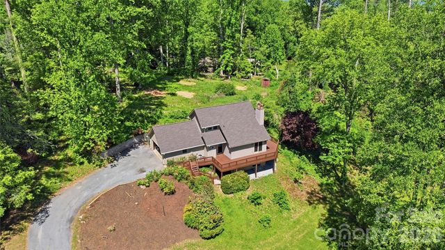 207 Wood Dale Drive, Hendersonville, NC 28791