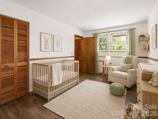 207 Wood Dale Drive, Hendersonville, NC 28791