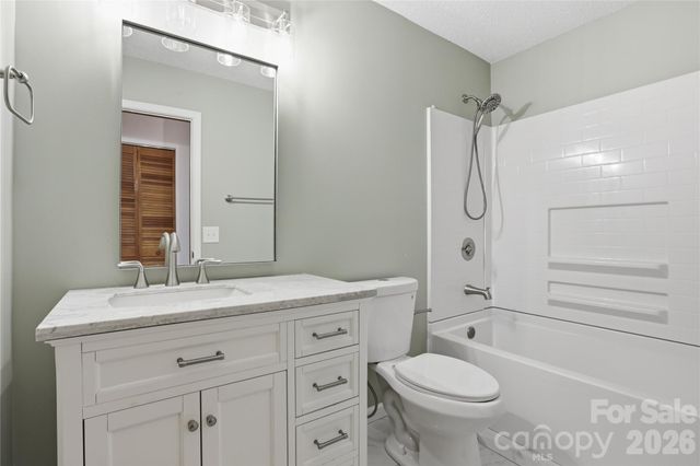 207 Wood Dale Drive, Hendersonville, NC 28791
