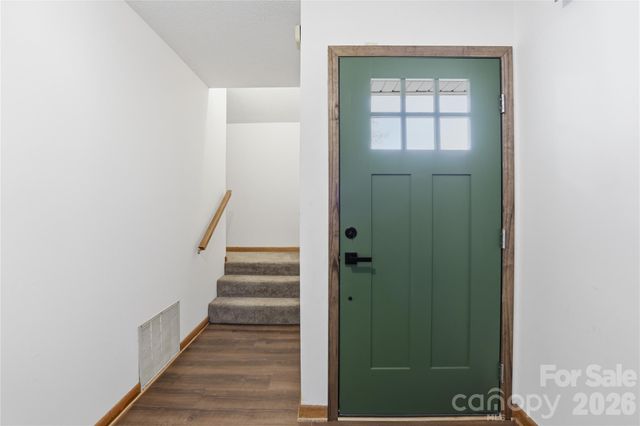 207 Wood Dale Drive, Hendersonville, NC 28791