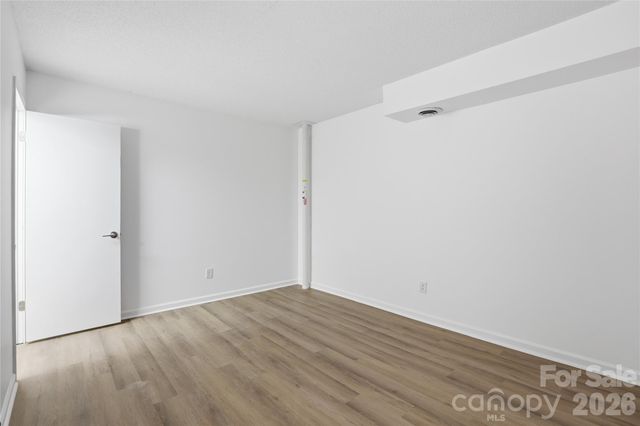 207 Wood Dale Drive, Hendersonville, NC 28791