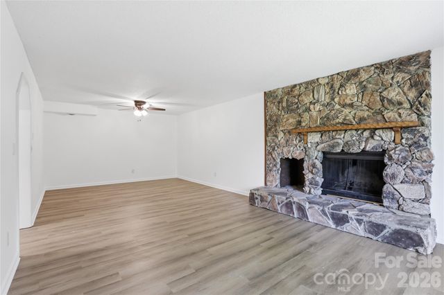 207 Wood Dale Drive, Hendersonville, NC 28791