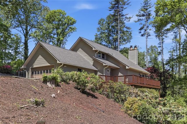 207 Wood Dale Drive, Hendersonville, NC 28791
