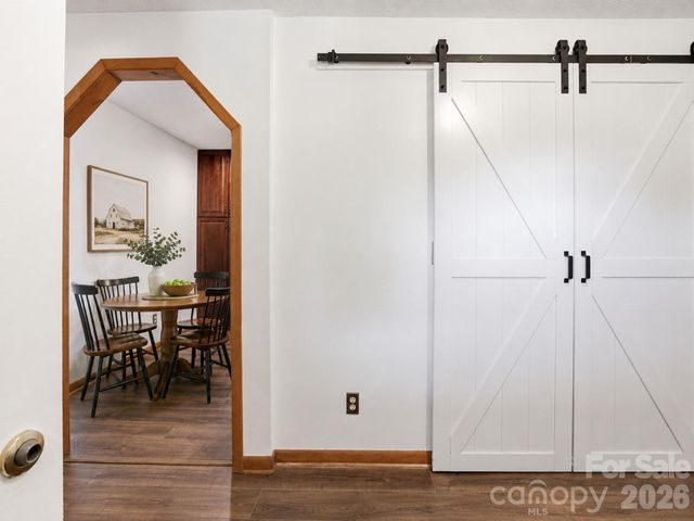 207 Wood Dale Drive, Hendersonville, NC 28791