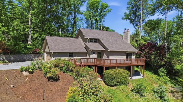 207 Wood Dale Drive, Hendersonville, NC 28791