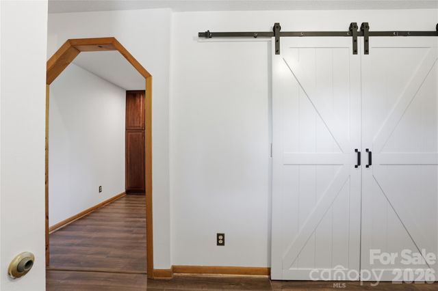 207 Wood Dale Drive, Hendersonville, NC 28791