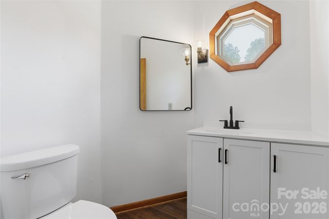 207 Wood Dale Drive, Hendersonville, NC 28791