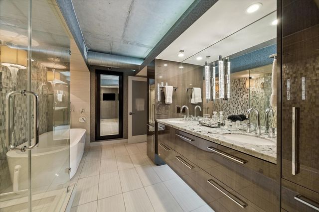 6007 Memorial Drive 304, Houston, TX 77007