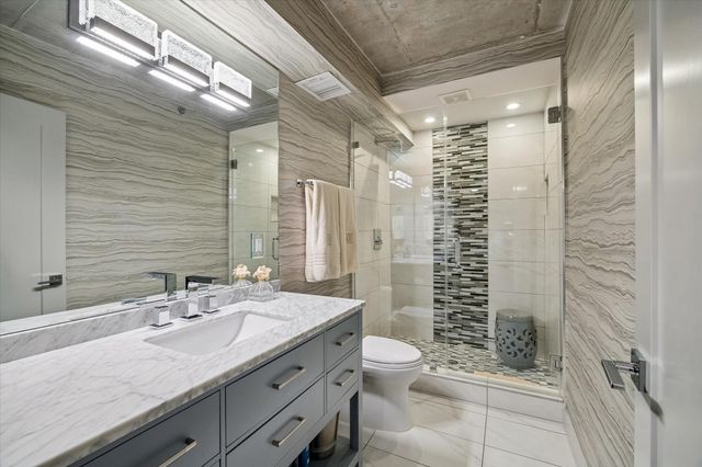 6007 Memorial Drive 304, Houston, TX 77007