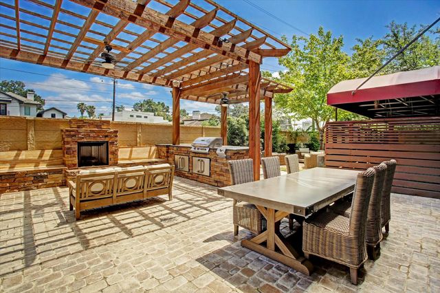 6007 Memorial Drive 304, Houston, TX 77007