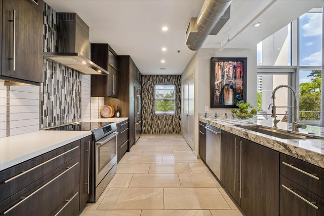 6007 Memorial Drive 304, Houston, TX 77007