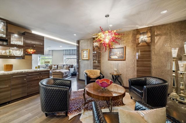 6007 Memorial Drive 304, Houston, TX 77007