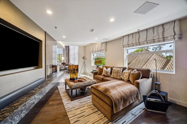 6007 Memorial Drive 304, Houston, TX 77007