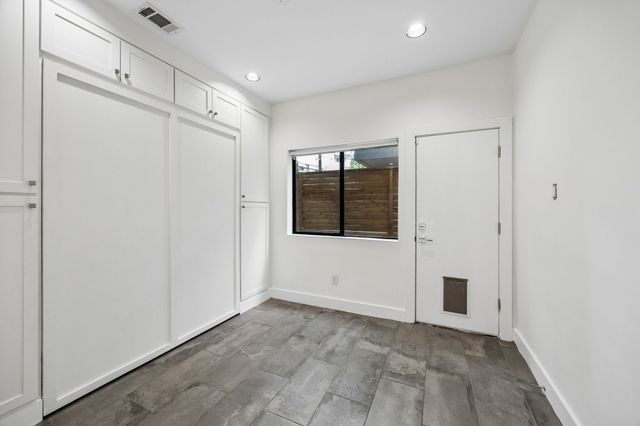 1851 Summit Avenue 4, Dallas, TX 75206