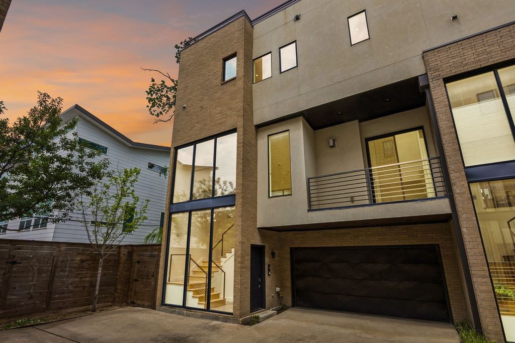 1851 Summit Avenue 4, Dallas, TX 75206