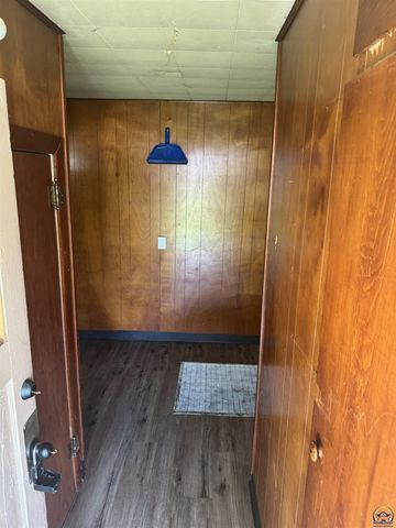 2201 NW Clay ST, Topeka, KS 66608