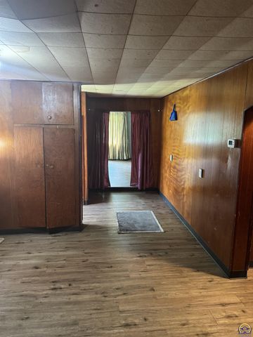 2201 NW Clay ST, Topeka, KS 66608