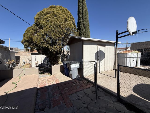 3411 LEAVELL Avenue, El Paso, TX 79904