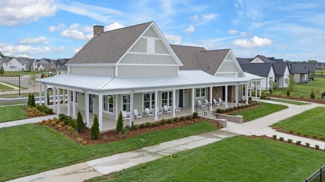 8029 Whitcroft Dr, College Grove, TN 37046