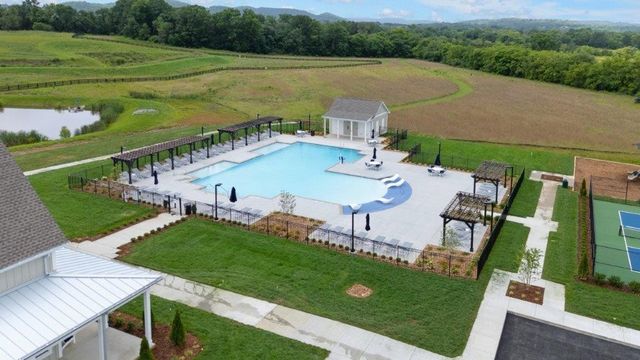 8029 Whitcroft Dr, College Grove, TN 37046