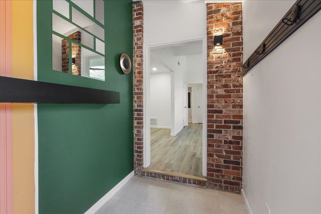 2401 Jim Lee Road, Tallahassee, FL 32301