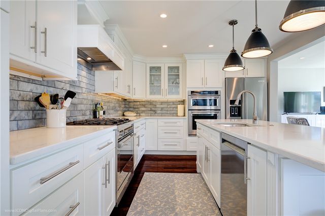 18 Sylvan Terrace, Newport, RI 02840