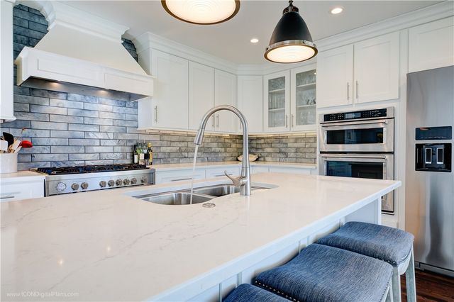 18 Sylvan Terrace, Newport, RI 02840