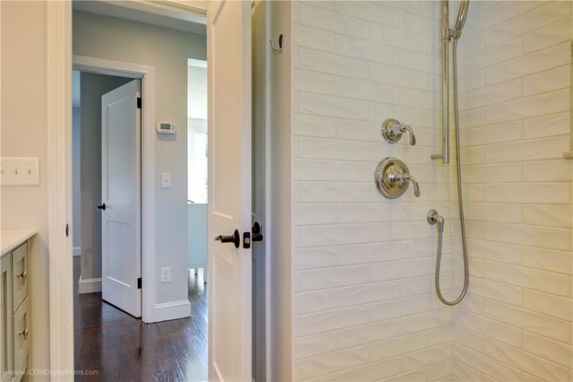 18 Sylvan Terrace, Newport, RI 02840