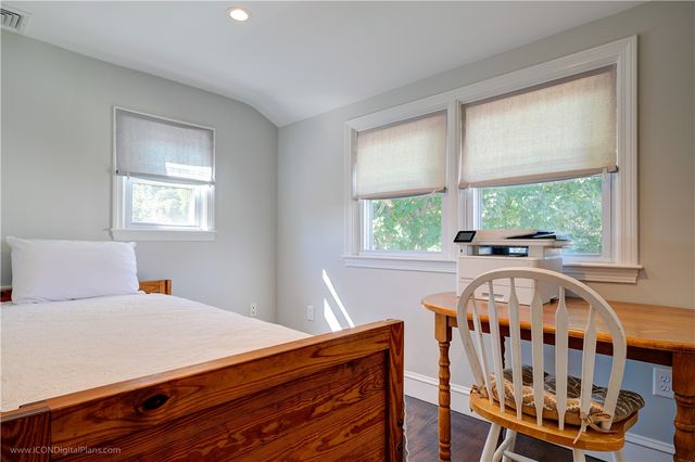 18 Sylvan Terrace, Newport, RI 02840