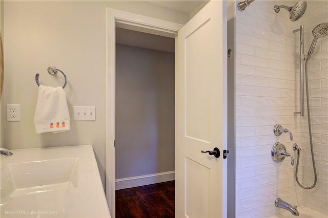 18 Sylvan Terrace, Newport, RI 02840