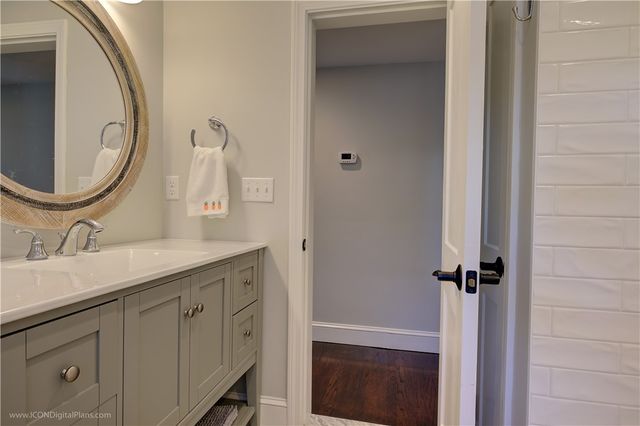 18 Sylvan Terrace, Newport, RI 02840