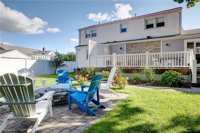 18 Sylvan Terrace, Newport, RI 02840