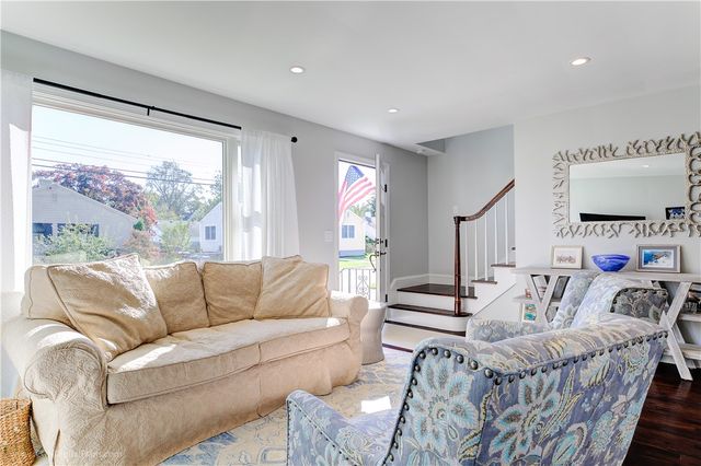 18 Sylvan Terrace, Newport, RI 02840