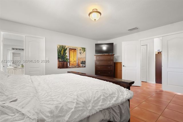 15867 SW 44th St, Miami, FL 33185