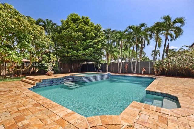 15867 SW 44th St, Miami, FL 33185