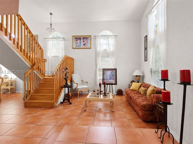15867 SW 44th St, Miami, FL 33185